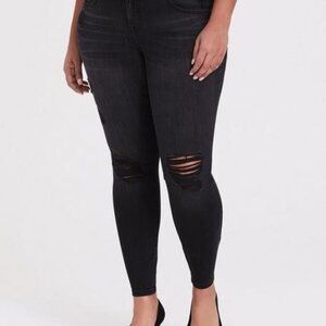 Torrid Ripped Jegging 14R